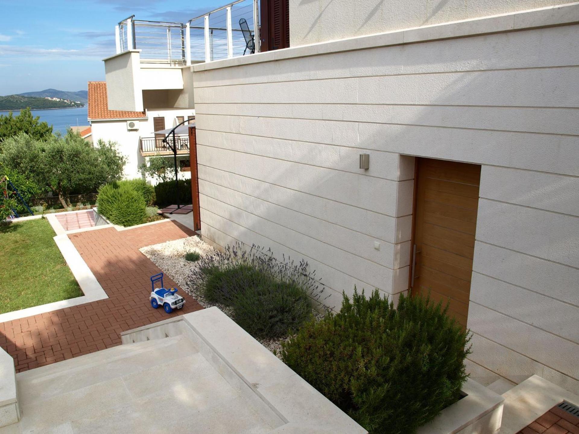 Apartment Marija โตรกีร์ ภายนอก รูปภาพ